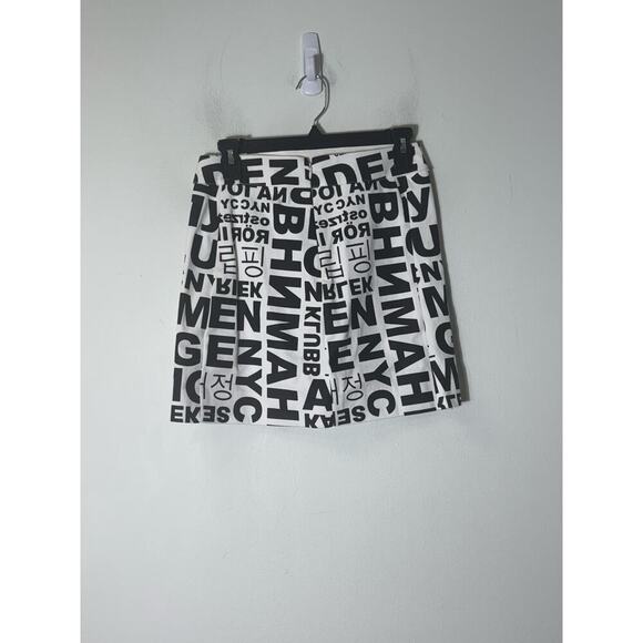 Atelier Nicole Miller Black White Text Print Mini Skirt Size 4 - Picture 1 of 2